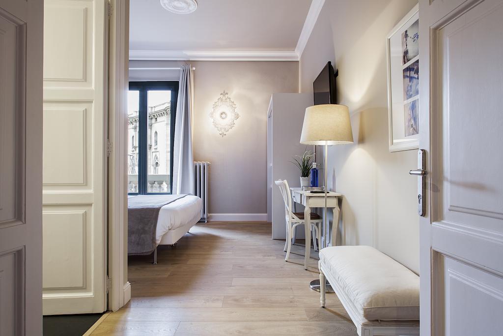 Bachome Gallery B&B Barcelona Phòng bức ảnh